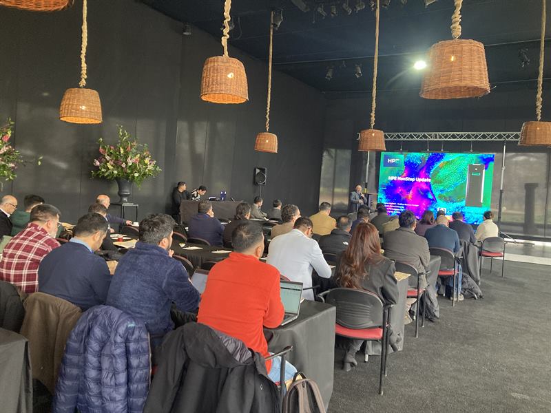 La sesión HPE Nonstop Update en curso en la pantalla principal